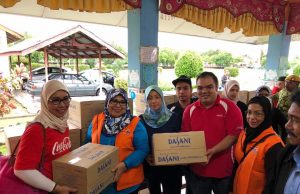 Coca-Cola provides clean drinking water for evacuees in East Coast states