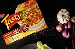 New Mie Sedaap Tasty with crunchy chicken bites