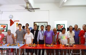 7-Eleven Brings Chinese New Year Cheer to Old Folks