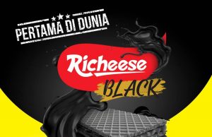 Nabati goes all black