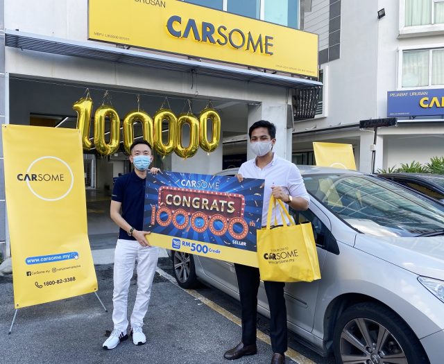 Eric Cheng, Co-founder and Group CEO of Carsome (L) and Mizran Nahar, Carsome’s 100,000th seller (R) (1)