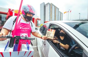 foodpanda AND KFC GETS CLUCKIN’ THIS 11:11