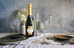 Gift Ideas for Christmas and the New Year – Toast to another year well-served with Lyre’s