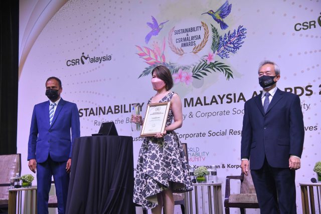 7-Eleven Wins CSR Award (3)