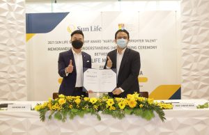 Sun Life Malaysia Presents Scholarship Award Worth RM130,000 to Students From University Kebangsaan Malaysia