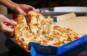 Dominos celebrates 25 years with 25,000 free pizzas