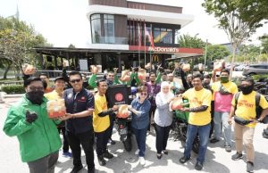 McDonald’s Malaysia Expresses Gratitude to 65,000  Devoted Delivery Riders with Complimentary Meals through the #MekdiBelanjaRider initiative!