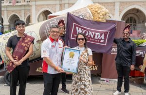Wonda Kopi Tarik Breaks Record With The Malaysian Book of Records For The Longest Kopi Tarik Line!