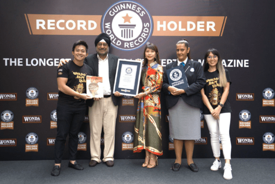 From Left_ James Lee – Etika’s Brand Manager, Professor Harmander Singh - Editor-in-Chief of Marketing Magazine, Amy Gan - Etika’s Vice President of Marketing, Sonia Ushirogochi - Guinness World 1