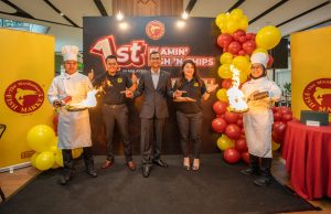 The Manhattan FISH MARKET is on FIRE!