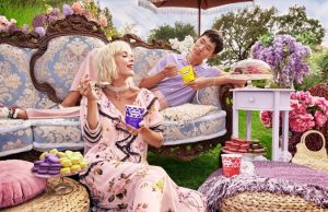 The perfect pair returns: Häagen-Dazs once again joins forces with Pierre Hermé Paris to add Vanilla & Blueberry and Yuzu & Lemon to their popular Macaron ice cream range