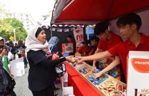 Munchy’s Spreads Happiness with RM100,000 Worth of Biscuits
