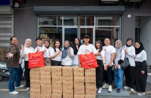 Klook, Farm Fresh and KSK Society Spread Ramadan Kindness with 1,000 Milk Packs of Nourishing Kurma Milk