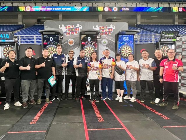 YB Puan Teresa Kok Officiates Phoenixdarts Malaysia's MY Dart Academy 1