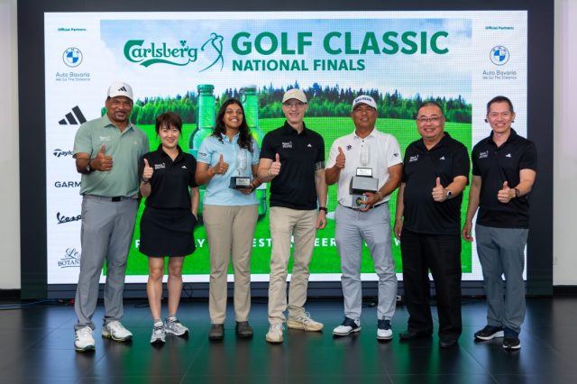 (From Left) Paudzai Ishak, Senior Executive at Saujana Golf & Country Club Manager, Pearl Lai, Corporate Affairs & Sustainability Director of Carlsberg Malaysia; Kaashvini Sasi Kuma, Nett Champion; Stef (1)