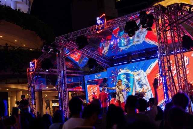 Photo 5 - Crowds enjoying the live music performance by Penang livehouse Zai San Bei (1)