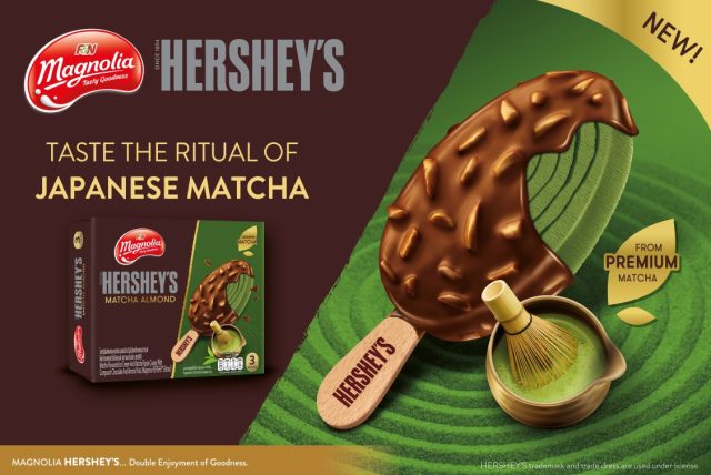 F&N MAGNOLIA HERSHEY’S Matcha Almond Stick Ice Cream_Key Visual 1