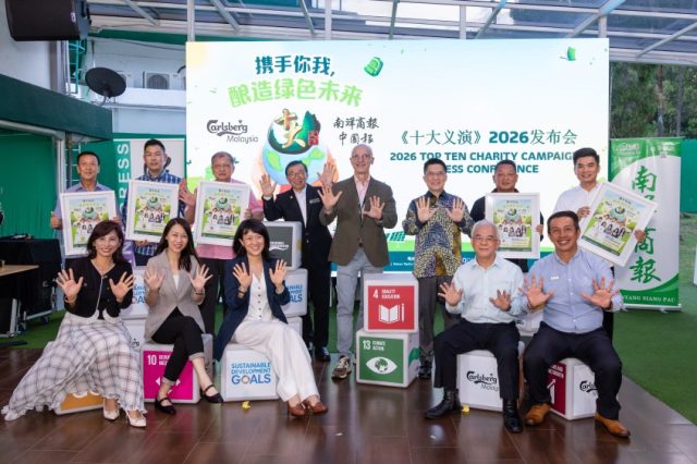 From left_ Loh Yee Wei, Editor-in-Chief, Nanyang Siang Pau; Choy Yen Li, People & Culture Director, Carlsberg Malaysia; Pearl Lai, Corporate Affairs & Sustainability Director, Carlsberg Malaysia; Datuk (1)